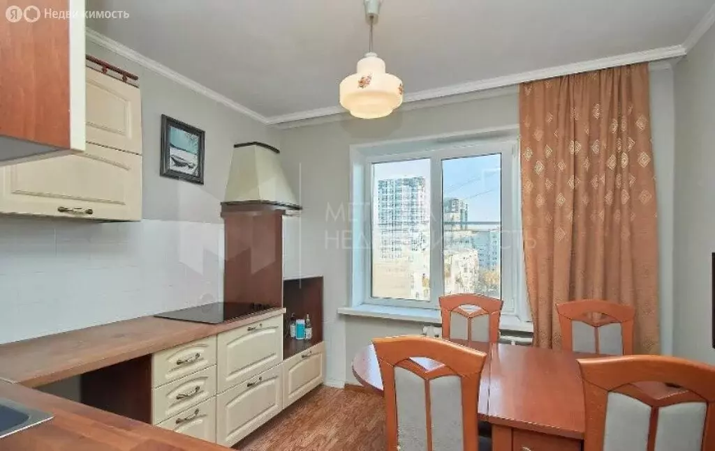2-комнатная квартира: Тюмень, улица Немцова, 50 (50 м) - Фото 1