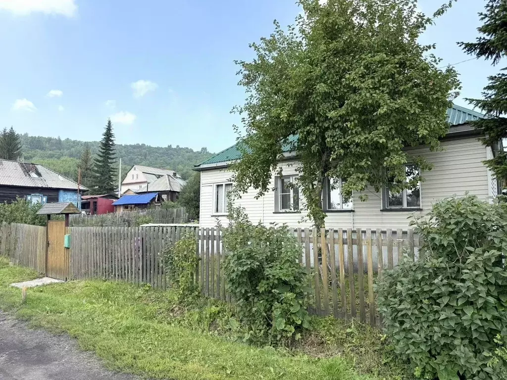Дом в Кемеровская область, Новокузнецк ул. Белинского (41 м) - Фото 1