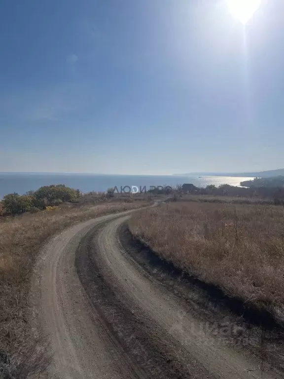 Дом в Саратовская область, Красноармейский район, Луганское ... - Фото 0