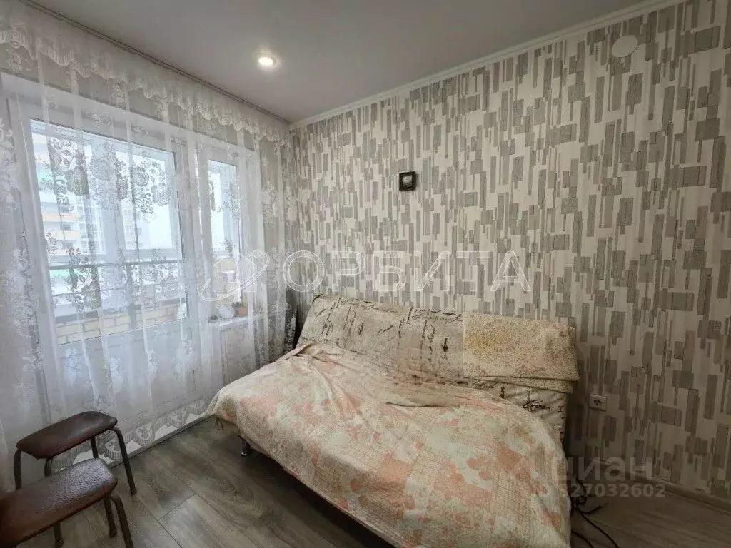 1-к кв. Тюменская область, Тюмень ул. Парада Победы, 9 (34.4 м) - Фото 2