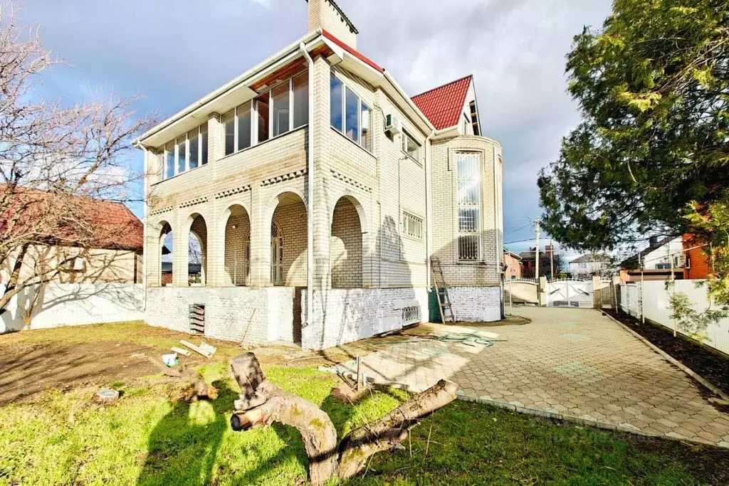 Дом в Краснодарский край, Краснодар ул. Дементия Красюка (375 м) - Фото 1
