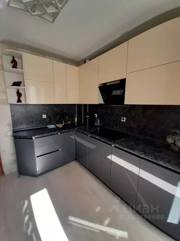 2-к кв. Сахалинская область, Южно-Сахалинск Байкальская ул., 24 (53.9 ... - Фото 1