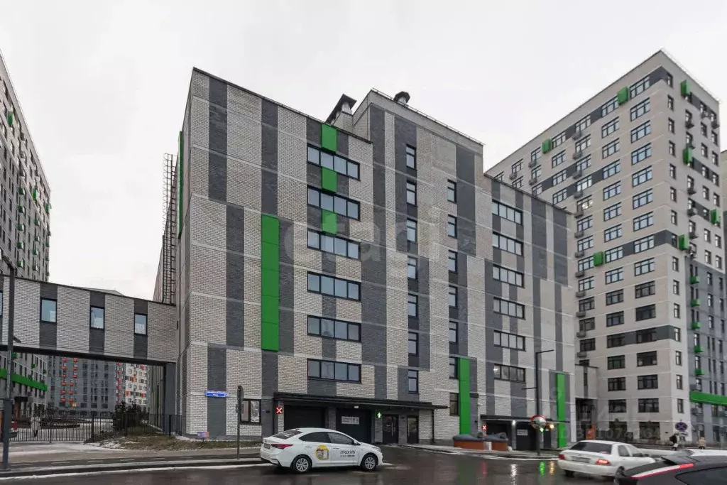 Гараж в Тюменская область, Тюмень ул. Первооткрывателей, 12 (13 м) - Фото 1