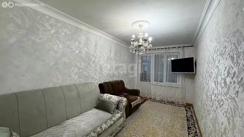 3-комнатная квартира: Махачкала, улица Героев Дагестана, 14А (84 м) - Фото 1