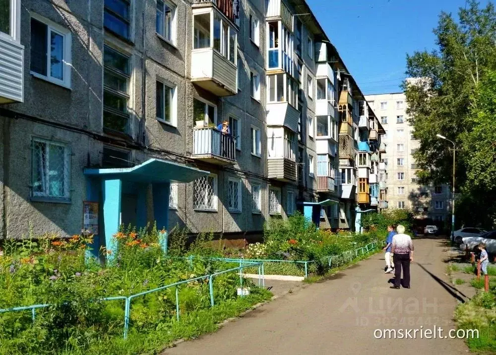 2-к кв. Омская область, Омск Заозерная ул., 5А (46.0 м) - Фото 0