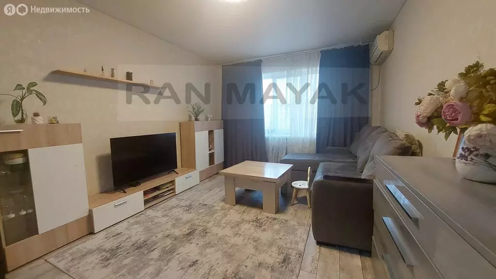 3-комнатная квартира: Майкоп, улица Чкалова, 63 (61.6 м) - Фото 1