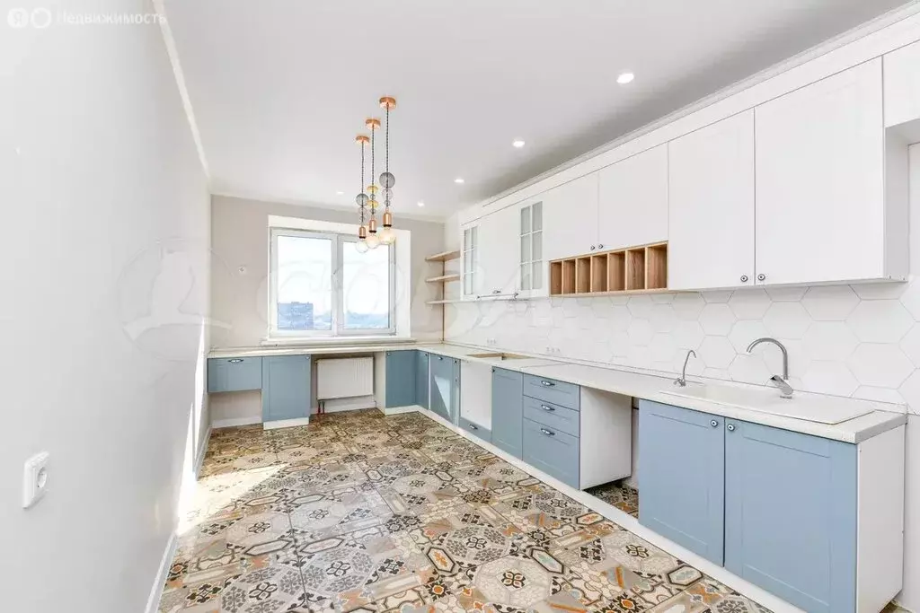 2-комнатная квартира: Тюмень, улица Мельникайте, 138а (64.8 м) - Фото 2