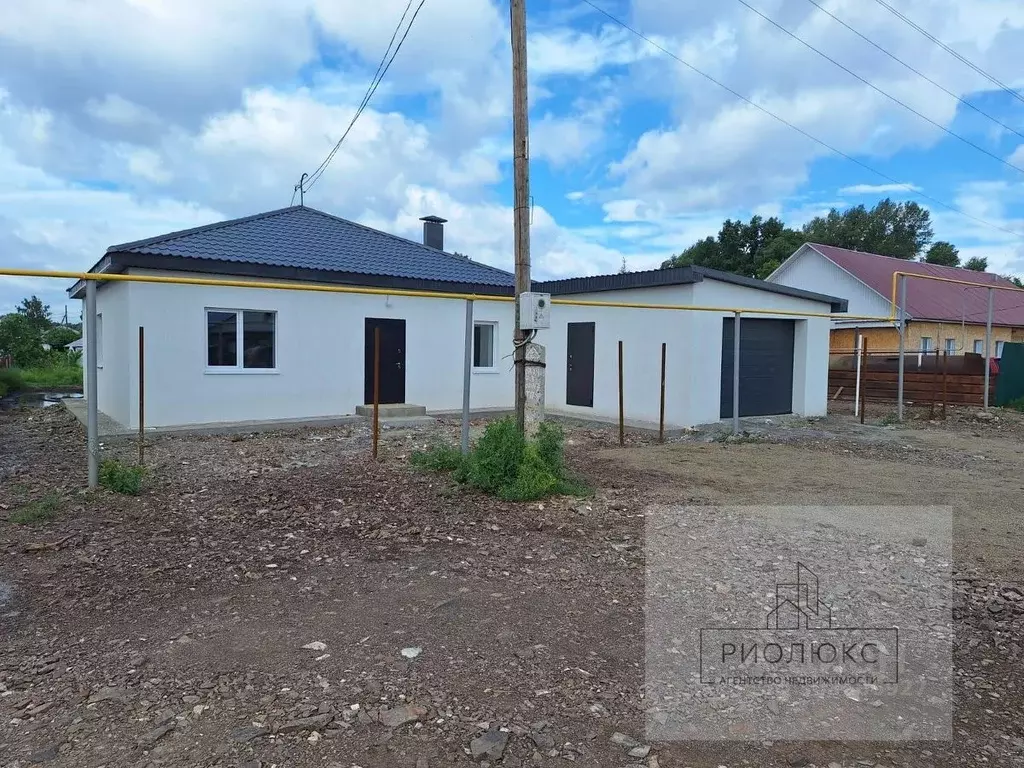 Дом в Челябинская область, с. Агаповка ул. Тепличная (100 м) - Фото 1