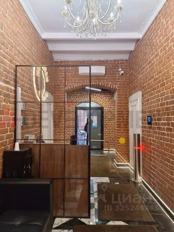 Офис в Татарстан, Казань ул. Шигабутдина Марджани, 24 (15 м) - Фото 1