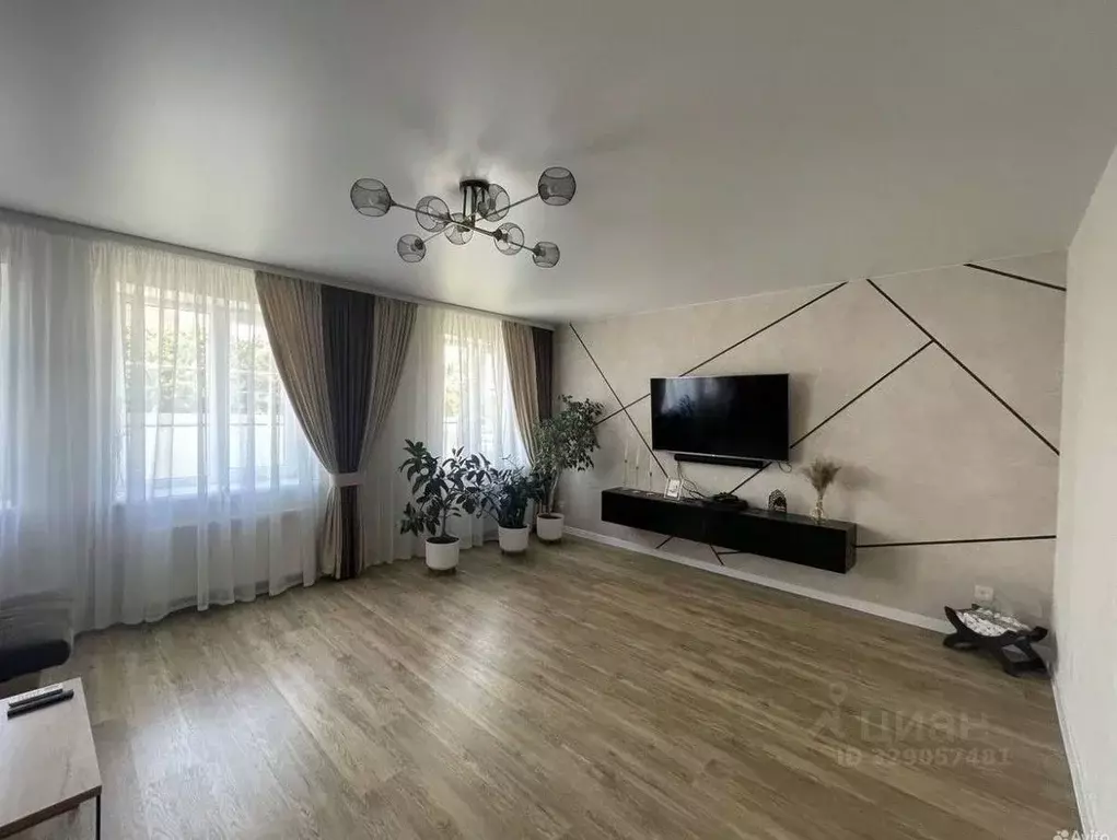 Дом в Крым, Кировское пгт ул. Заречная, 3 (100 м) - Фото 1