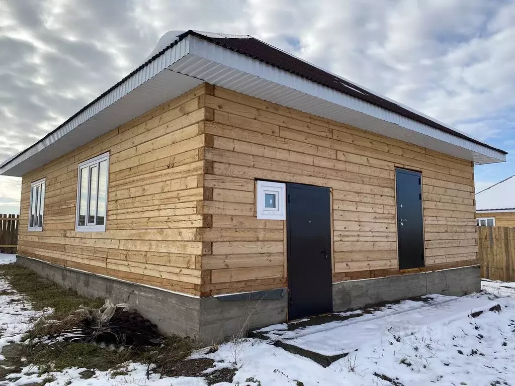 Дом в Хакасия, Усть-Абаканский район, д. Чапаево Центральная ул. (100 ... - Фото 1