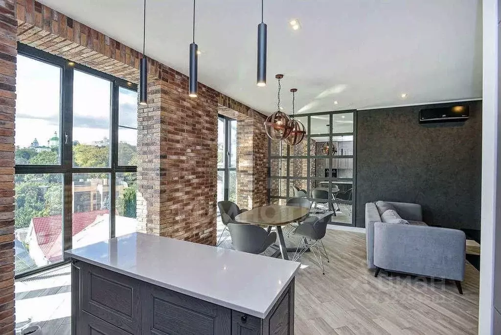 Дом в Воронежская область, Воронеж Авиационная ул., 33 (421 м) - Фото 1