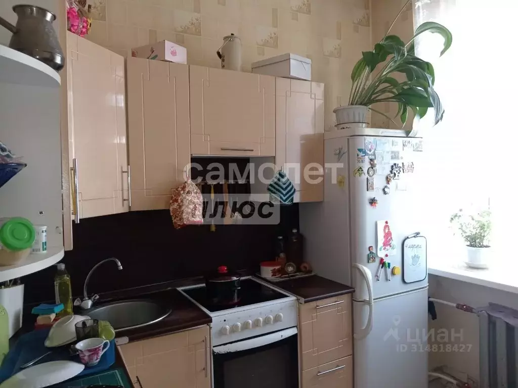 2-к кв. Свердловская область, Реж ул. Калинина, 24 (58.5 м) - Фото 1