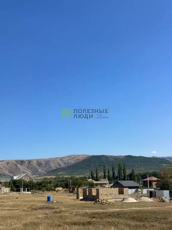 Участок в Крым, Симферопольский район, Добровское с/пос, с. Заречное ... - Фото 2