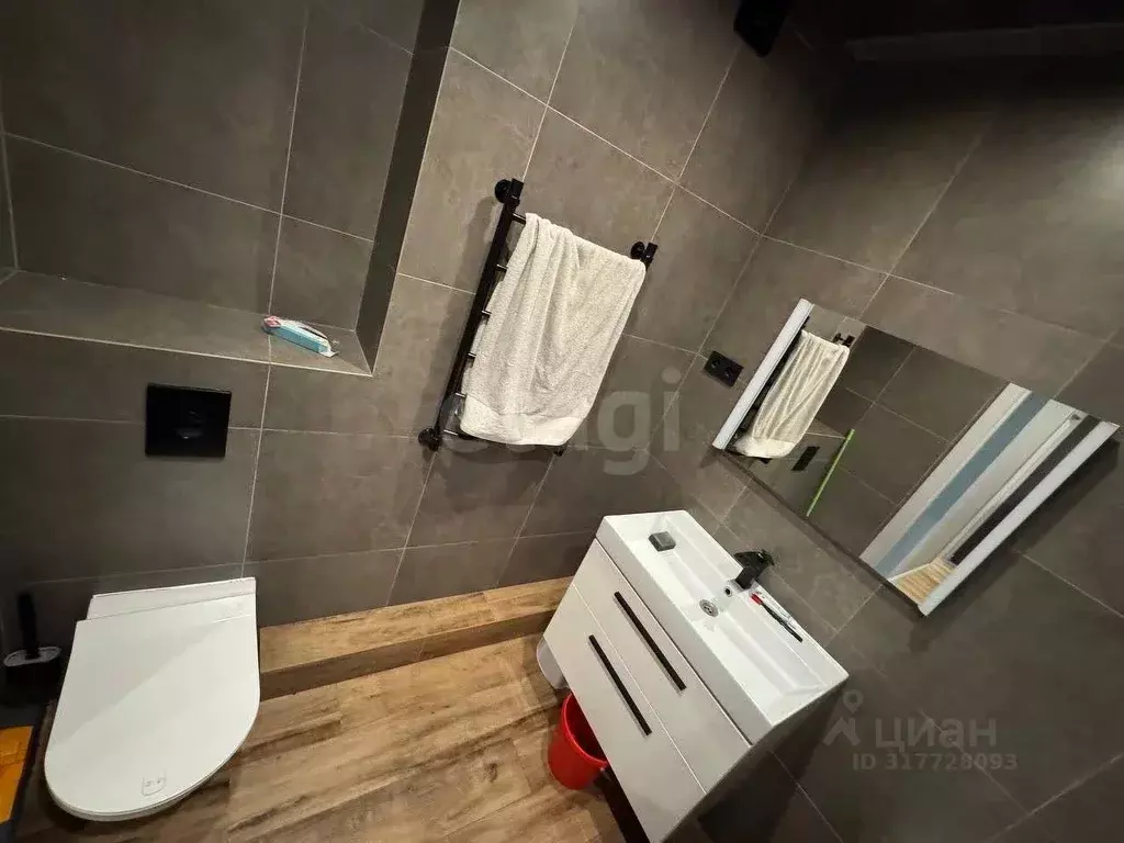 3-к кв. Крым, Симферополь ул. Батурина (80.0 м) - Фото 1