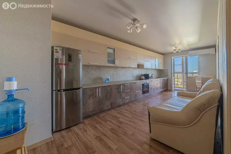 3-комнатная квартира: Пенза, улица Леонова, 10 (92 м) - Фото 0