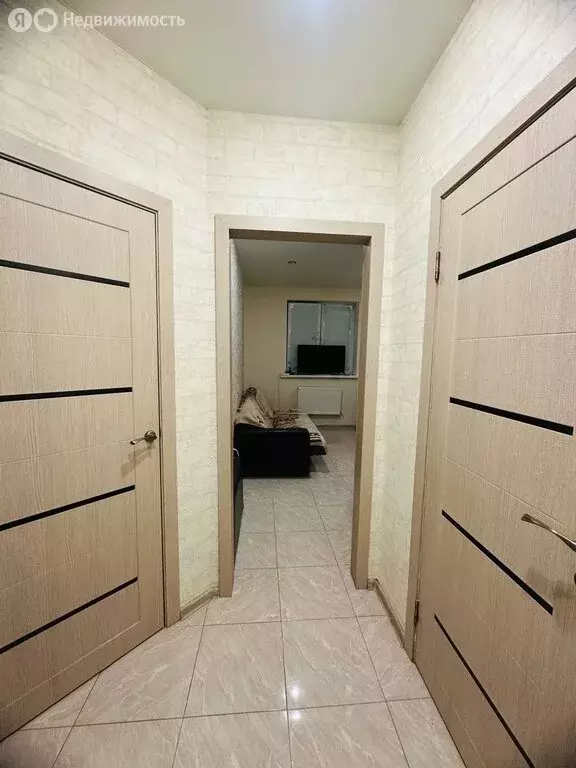 1-комнатная квартира: Краснодар, улица имени В.М. Комарова, 21/1к8 ... - Фото 1