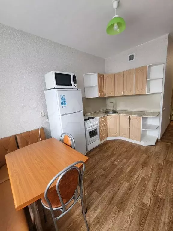1-к. квартира, 42 м, 8/14 эт. - Фото 0