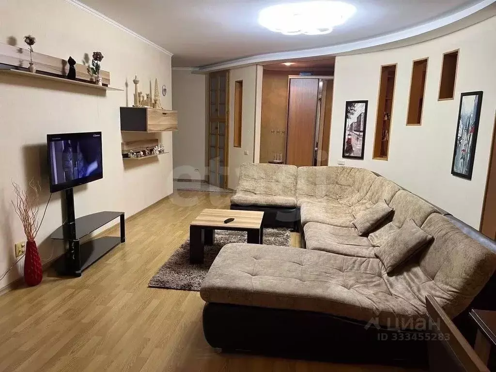 3-к кв. Белгородская область, Белгород Октябрьская ул., 63а (110.2 м) - Фото 1