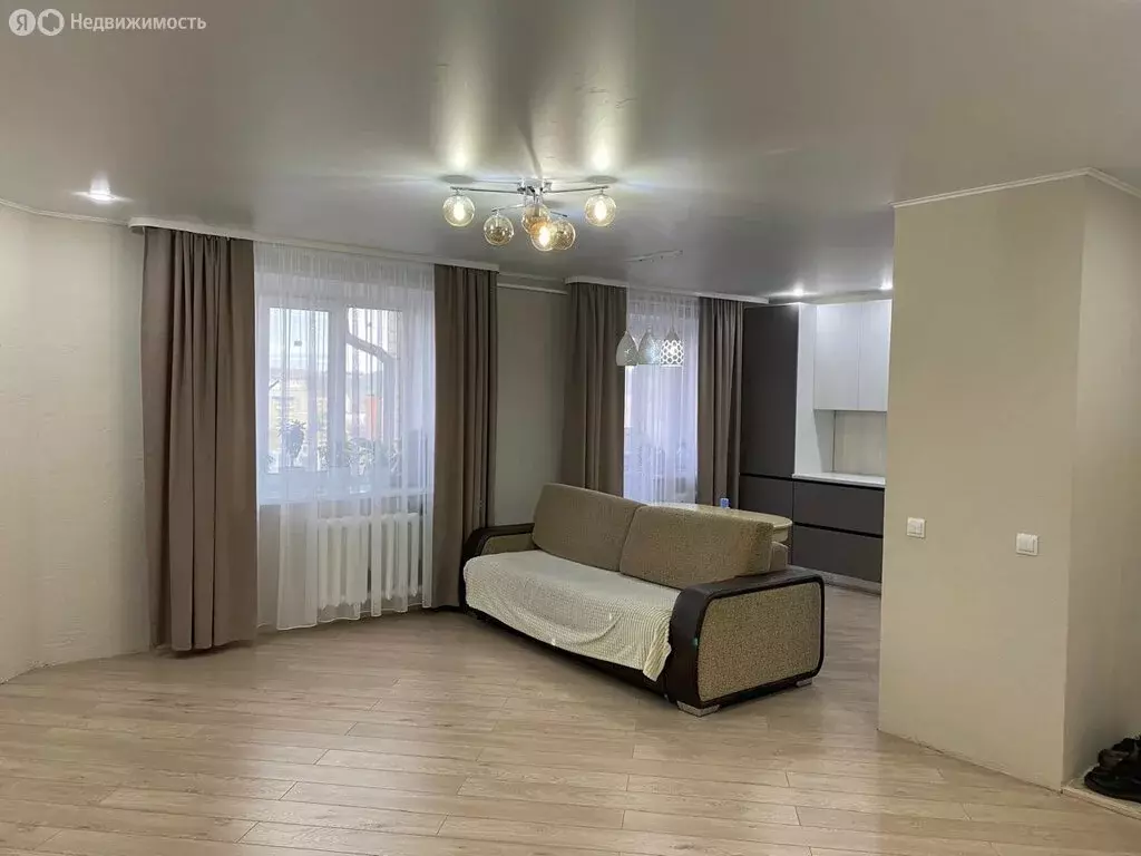 3-комнатная квартира: Туймазы, улица Комарова, 32 (85.1 м) - Фото 1