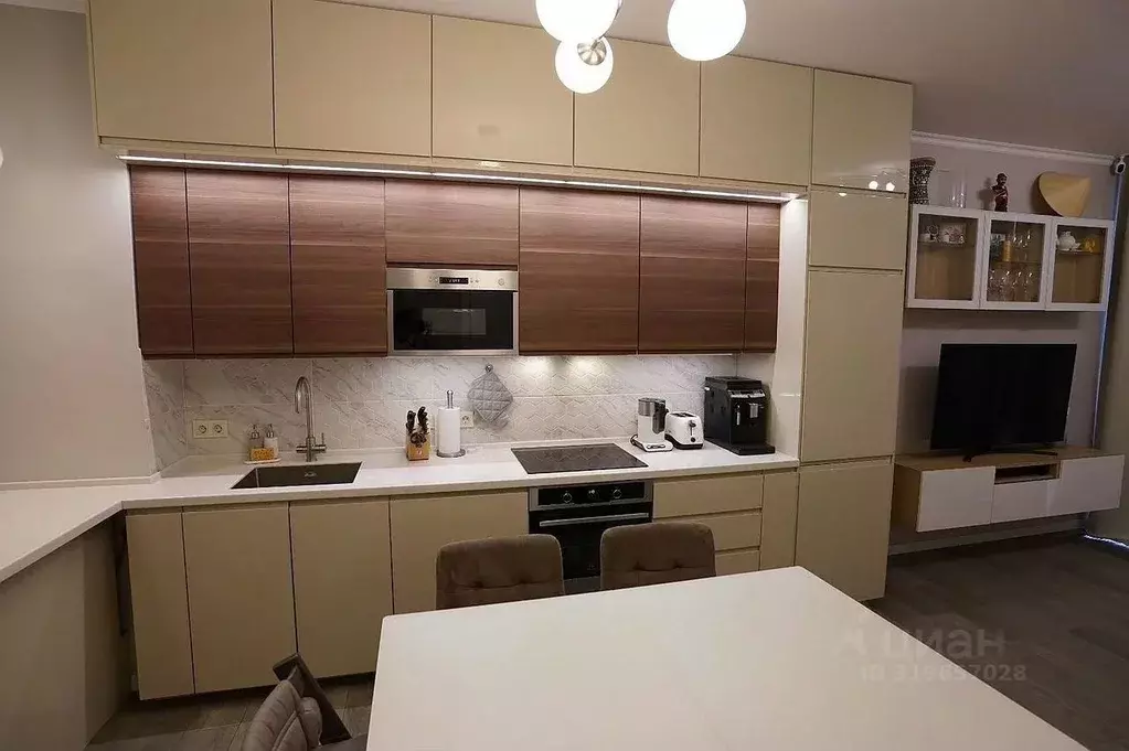 3-к кв. Москва ул. Адмирала Макарова, 6Бк2 (65.0 м) - Фото 0