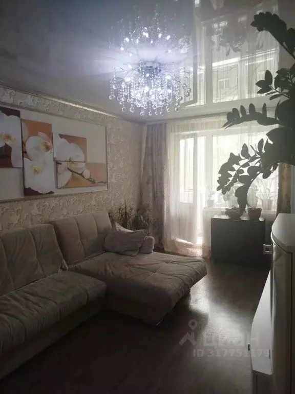 3-к кв. Оренбургская область, Орск Новый город мкр, ул. Короленко, 142 ... - Фото 0