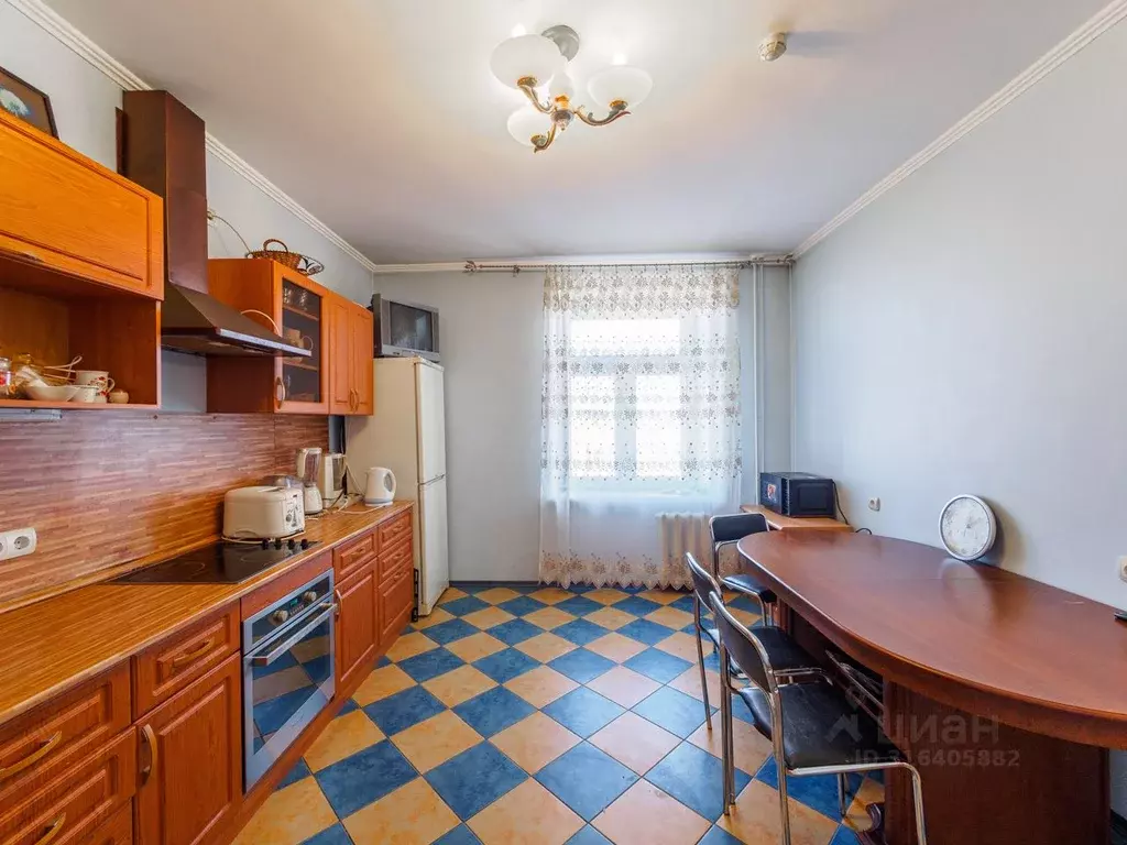 3-к кв. Омская область, Омск Братская ул., 19 (100.0 м) - Фото 1