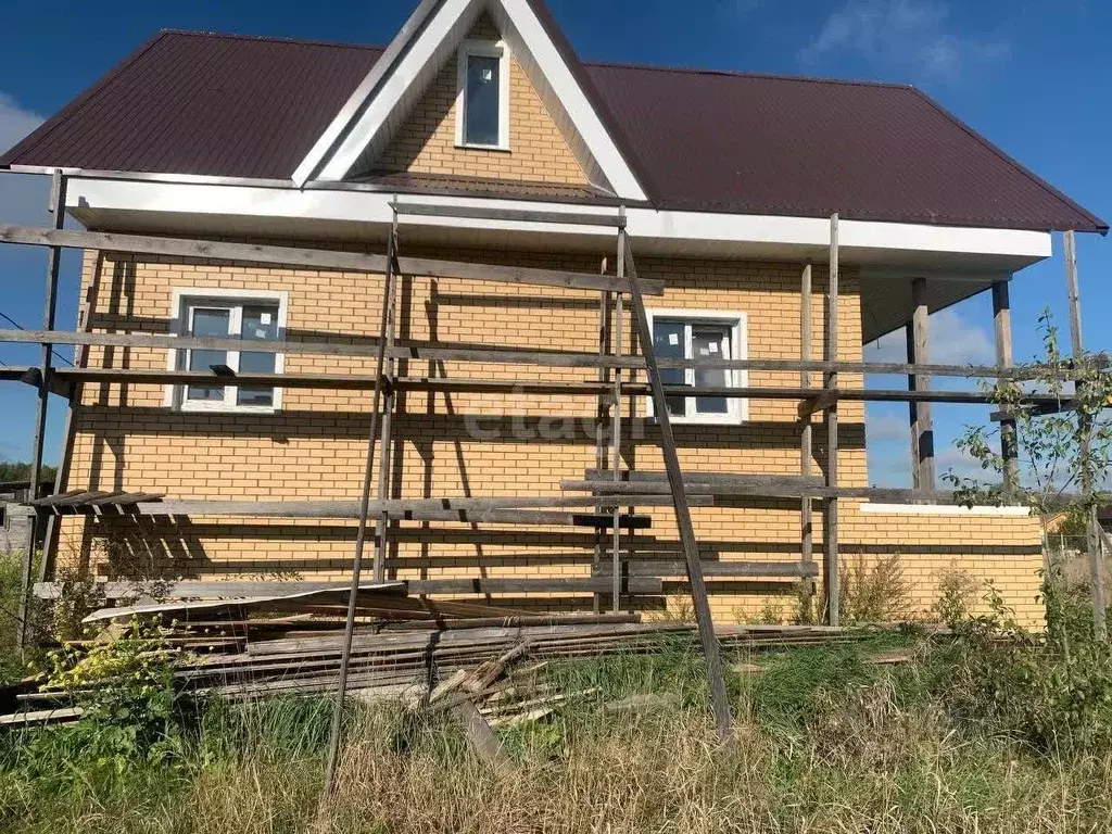 Дом в Новгородская область, Новгородский район, Савинское с/пос, д. ... - Фото 1