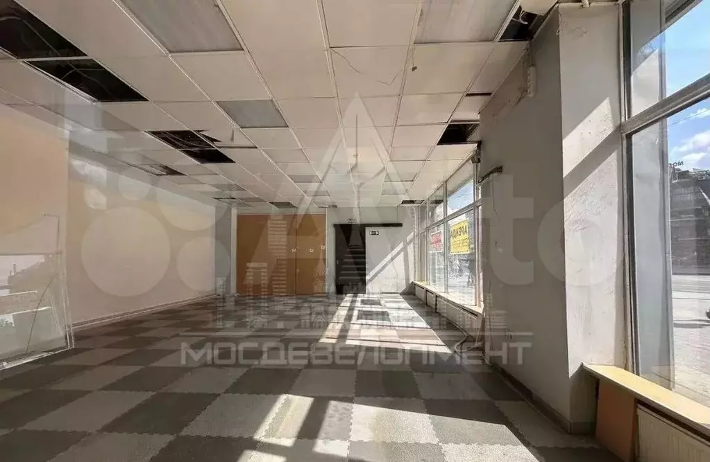 Помещение у метро на топ трафике 70м2 - Фото 1