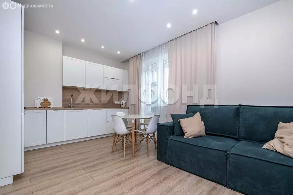 3-комнатная квартира: Новосибирск, улица Титова, 252 (49 м) - Фото 1