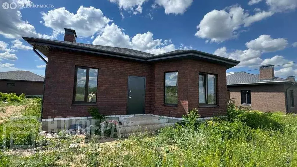 Дом в Волгоград, микрорайон Солнечный, Осенняя улица, 52 (150 м) - Фото 1