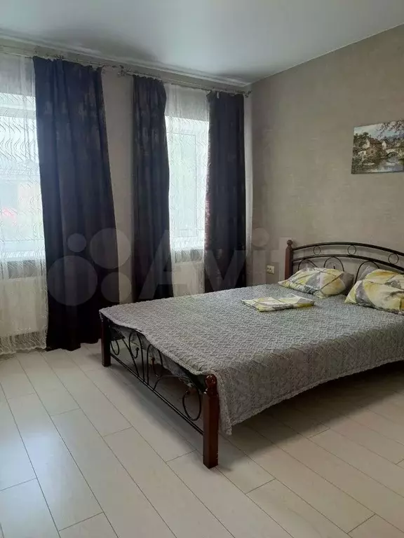 Комната 20 м в 3-к., 1/1 эт. - Фото 0