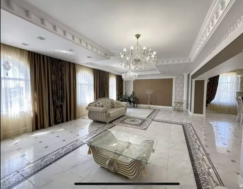 Дом в Саратовская область, Пугачев ул. Максима Горького, 139 (500 м) - Фото 1