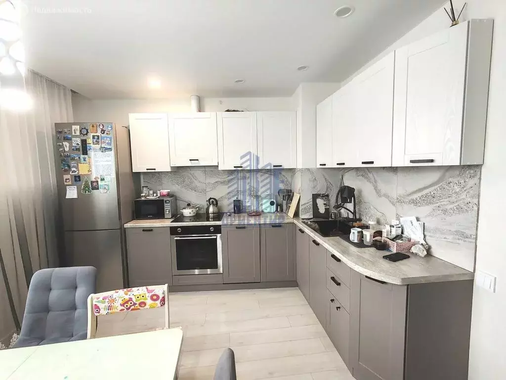 3-комнатная квартира: Новочебоксарск, улица Воинов-Интернационалистов, ... - Фото 2