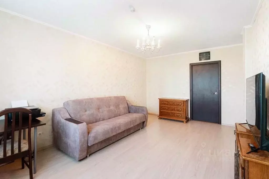 1-к кв. Омская область, Омск просп. Комарова, 21 (39.7 м) - Фото 1