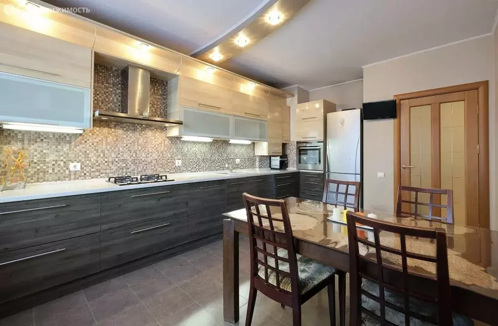 3-комнатная квартира: Калининград, Римская улица, 31 (96.8 м) - Фото 2