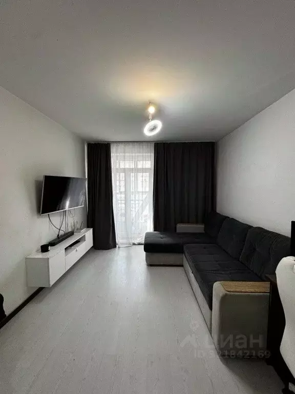 1-к кв. Свердловская область, Екатеринбург ул. Ильича, 42А (42.2 м) - Фото 1