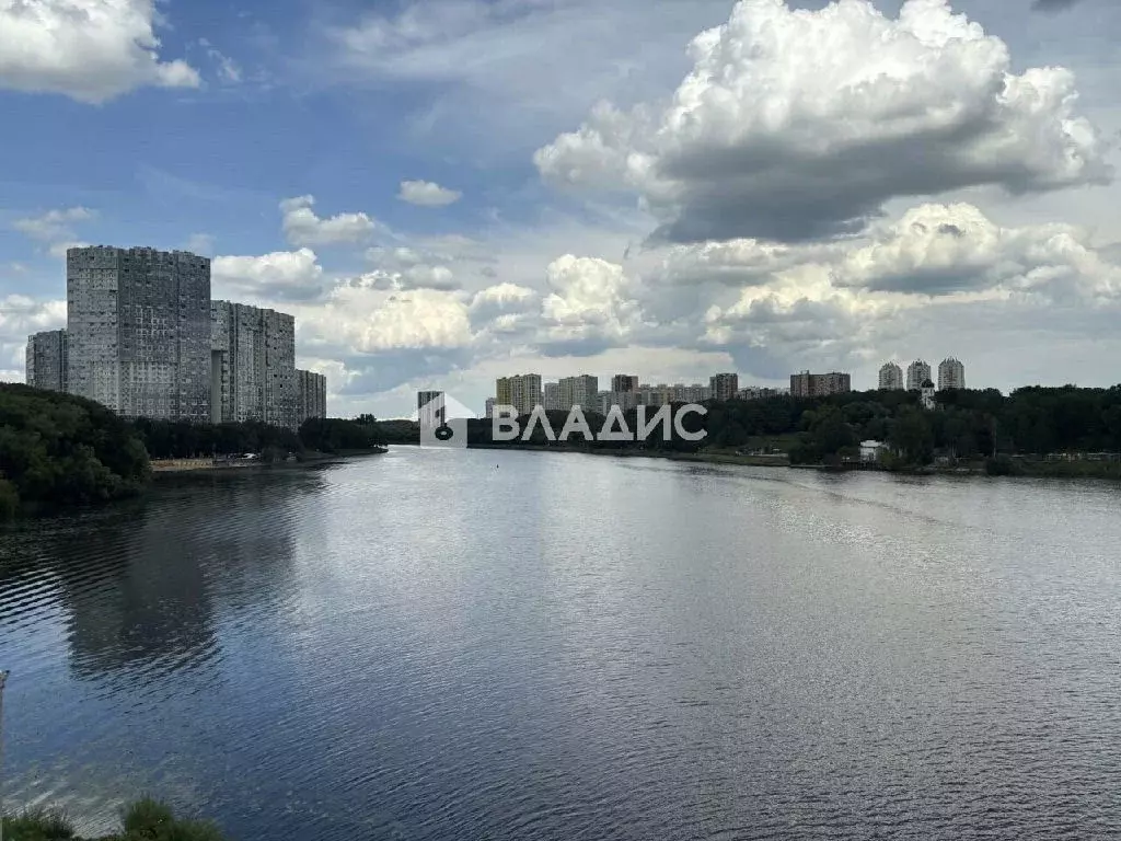 Продается 1-комнатная квартира - Фото 1