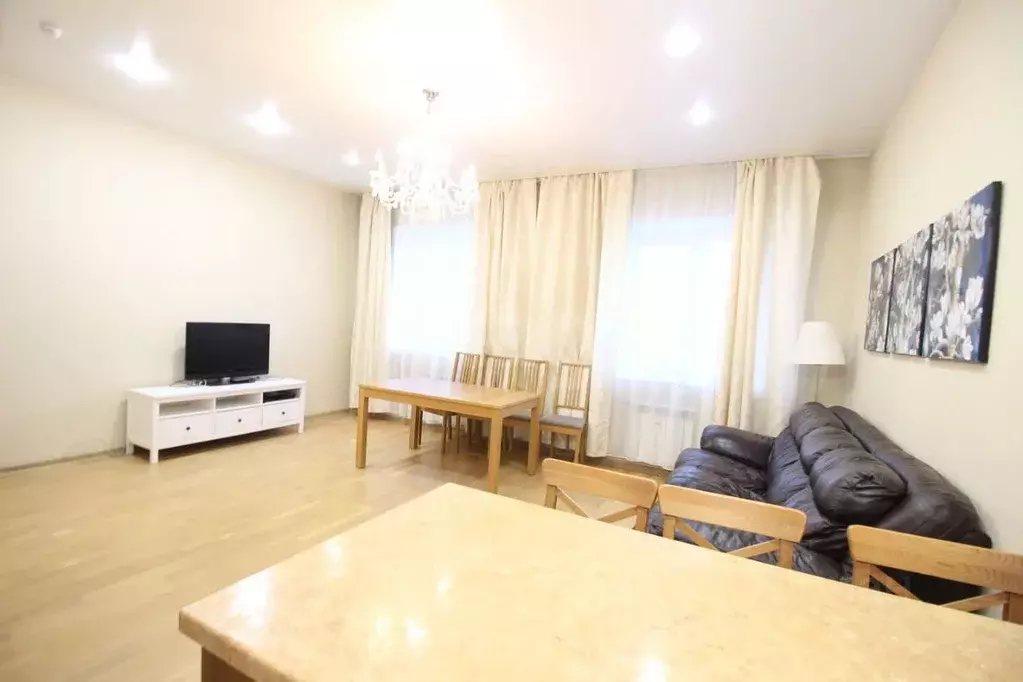 3-к кв. Красноярский край, Красноярск Навигационная ул., 7 (83.9 м) - Фото 1
