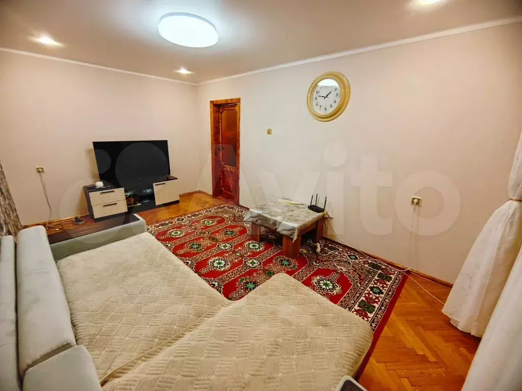 4-к. квартира, 70 м, 1/1 эт. - Фото 1