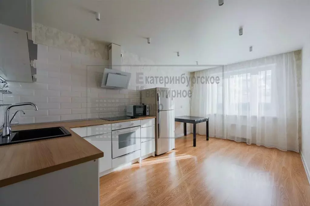 1-к кв. Свердловская область, Екатеринбург ул. Репина, 68 (46.0 м) - Фото 0