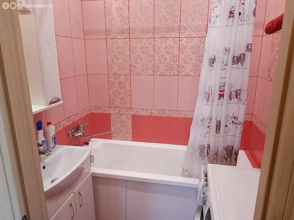 1-комнатная квартира: Тюмень, улица Монтажников, 53 (50 м) - Фото 1