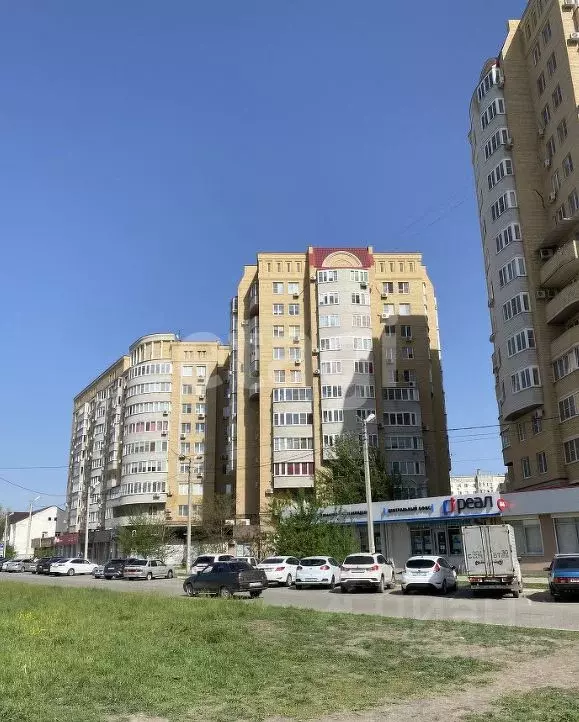 3-к кв. Астраханская область, Астрахань пл. Джона Рида, 7к1 (108.0 м) - Фото 1