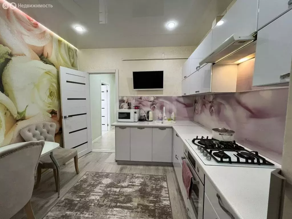 2-комнатная квартира: Новый Уренгой, улица 26-го съезда КПСС, 8А (57.4 ... - Фото 2