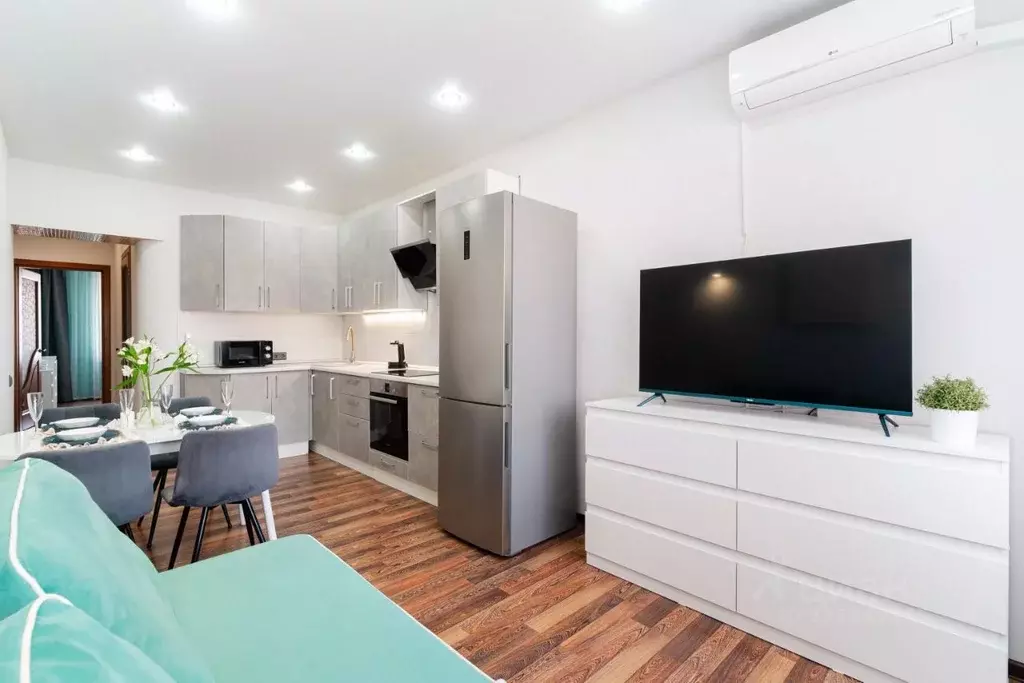 1-к кв. Омская область, Омск ул. Степанца, 3 (53.0 м) - Фото 2