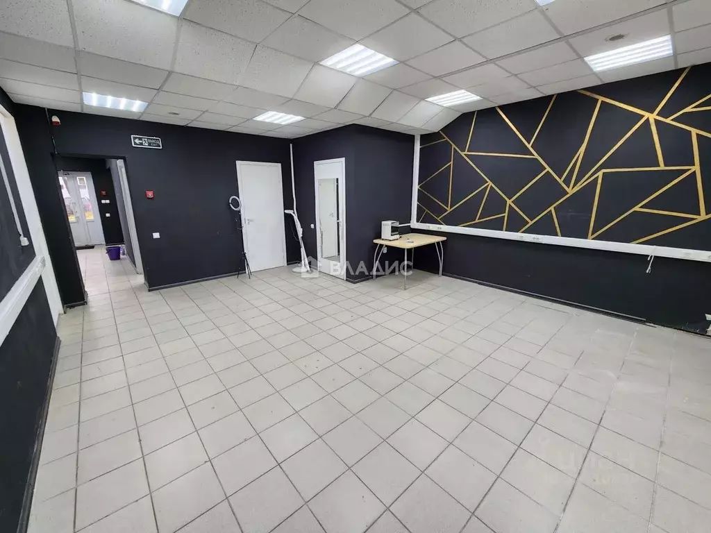 Помещение свободного назначения в Коми, Сыктывкар просп. Бумажников, ... - Фото 1