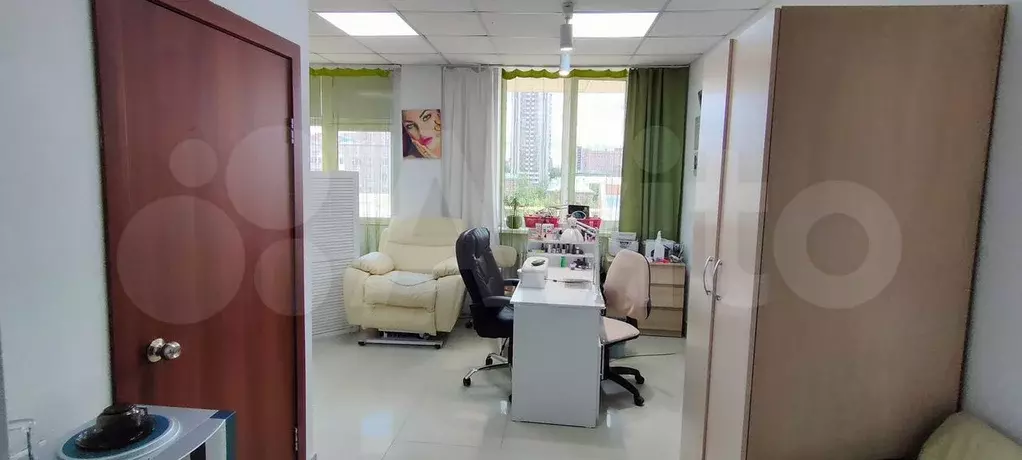 Продам этаж в Бизнес-Центре, правый берег, 440 м - Фото 1