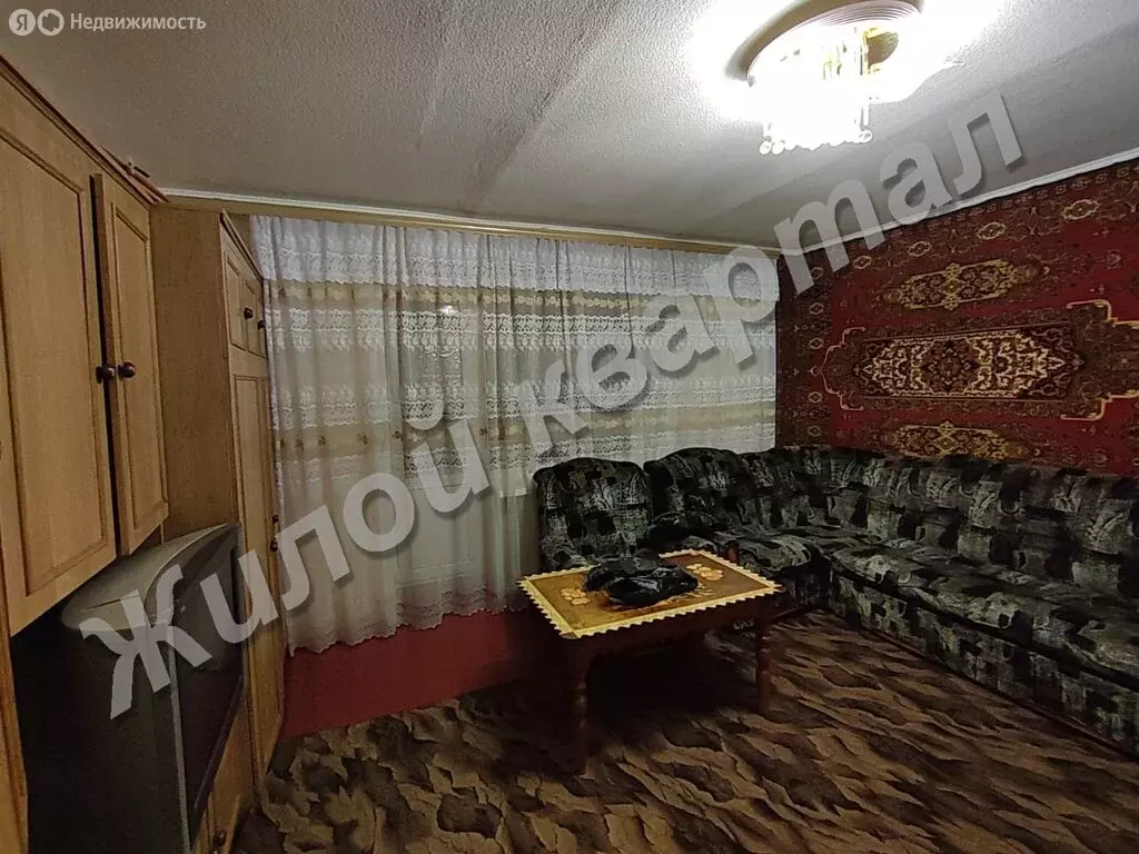 3-комнатная квартира: Каменск-Шахтинский, улица Щаденко, 82 (62.1 м) - Фото 1