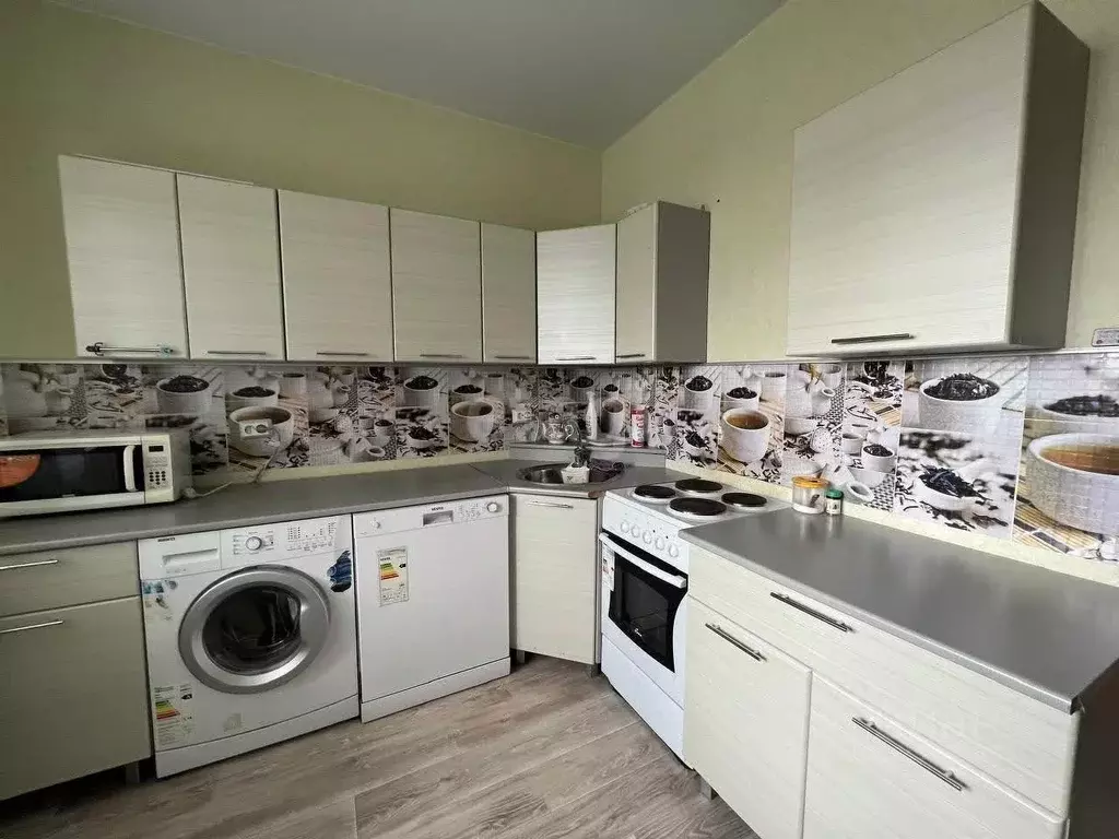 3-к кв. Ханты-Мансийский АО, Сургут ул. Иосифа Каролинского, 10 (87.0 ... - Фото 1