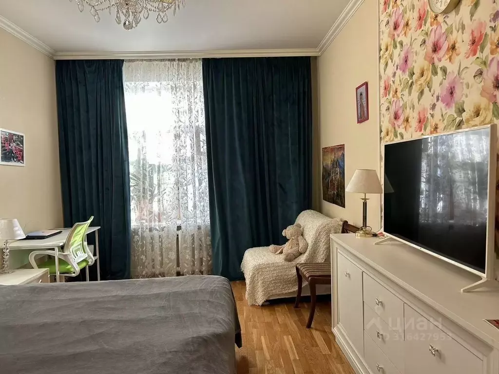 3-к кв. Санкт-Петербург наб. Лейтенанта Шмидта, 19 (115.0 м) - Фото 1